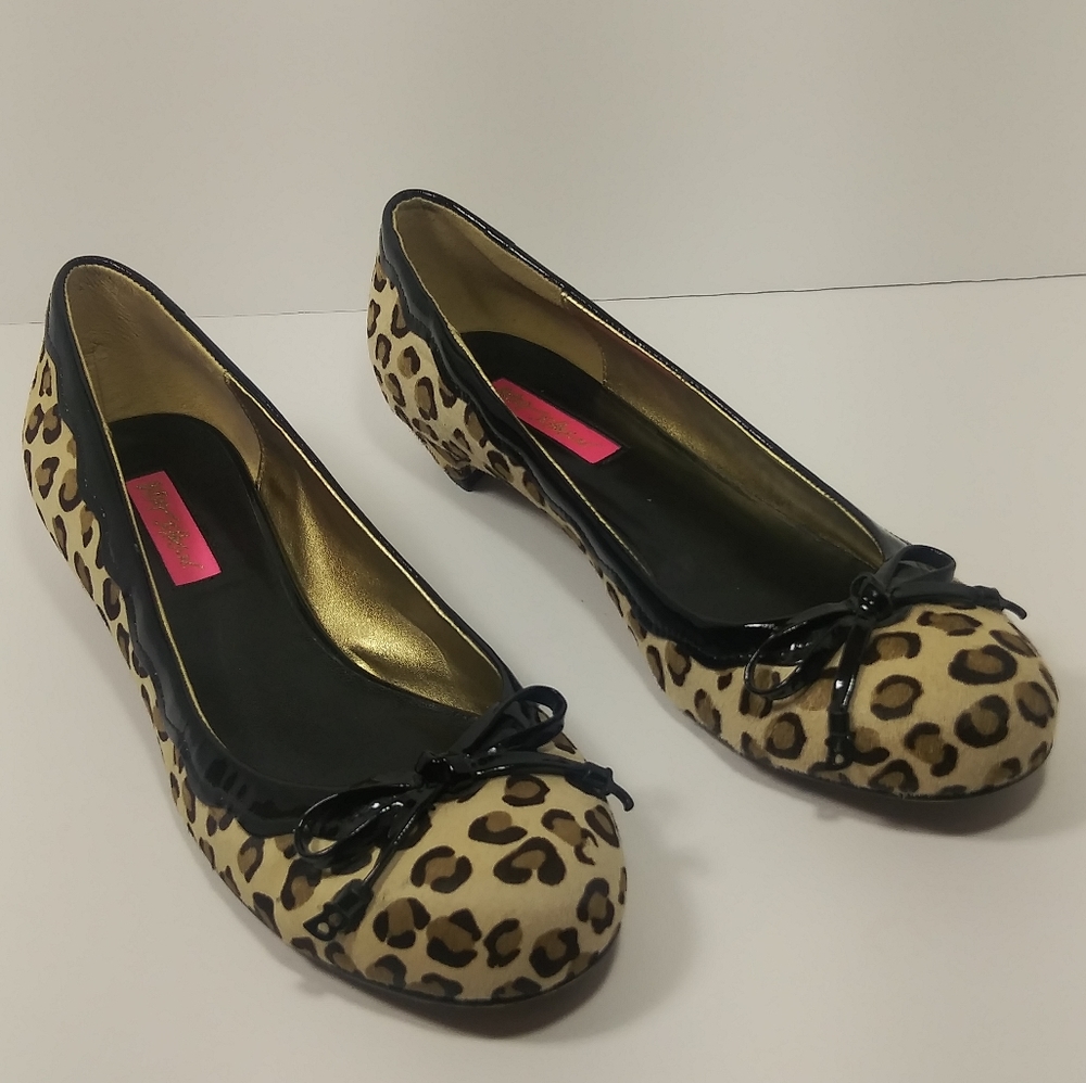 Betsy Johnson Sz 8M Calf Hair Leopard Flats